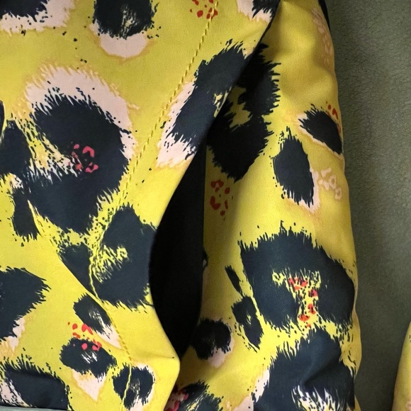 Girls Light Puffer Jacket size 11y - New With Tags. - Picture 8 of 8